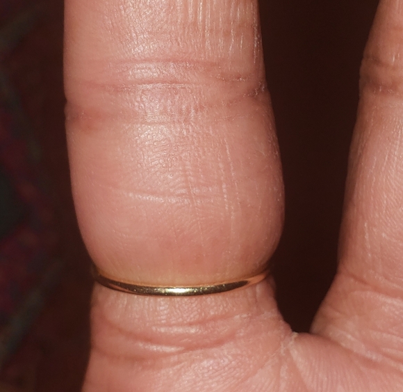 14k Gold Heart Ring - Picture 2 of 10